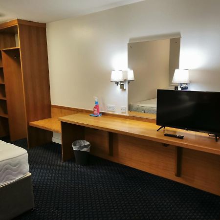Thurrock Hotel M25 Services Aveley エクステリア 写真